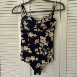 Boys + Arrows Casanova One Piece Size Medium